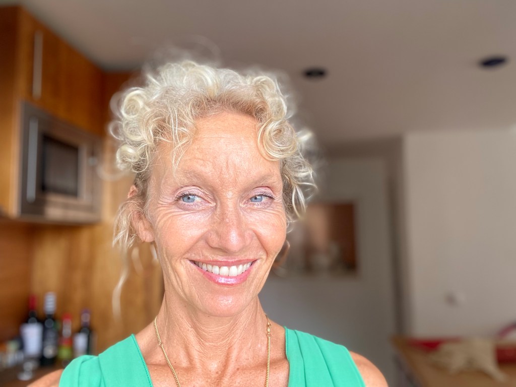 Discover the Key to Vibrant Aging: Mastering Sex Hormone Balance with Lifestyle&nbsp;Hacks!